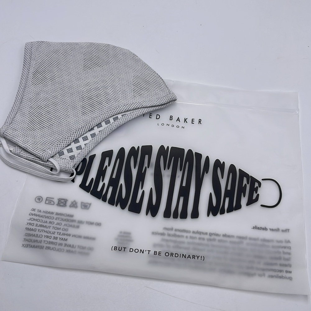 TED BAKER LONDON Reversible Reusable FACE MASK 
NWT 
OS - Picture 4 of 12